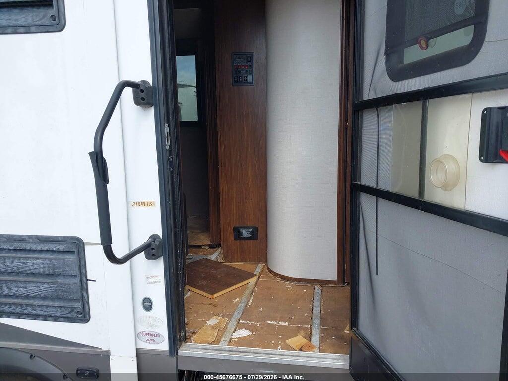 4X4TPAH26JN022040 2018 PALOMINO 316RLTS photo no. 5