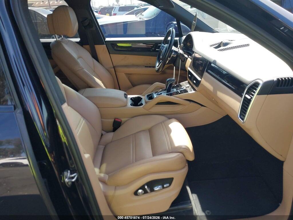 WP1AA2AY0KDA01239 2019 PORSCHE CAYENNE photo no. 5