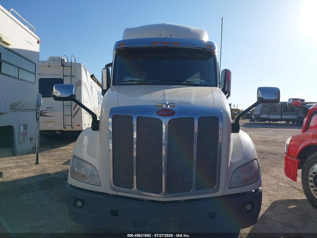 1XPBD49X4JD482811 2018 PETERBILT 579 photo no. 11