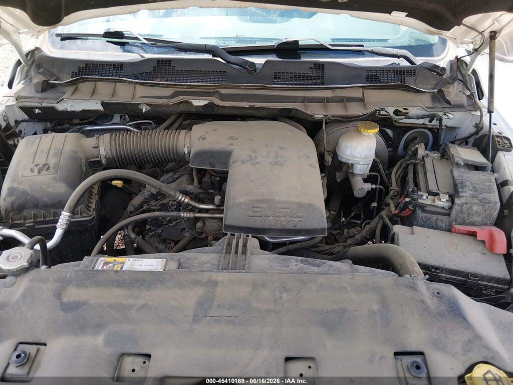 1C6RR6FG0JS303605 2018 RAM 1500 photo no. 10