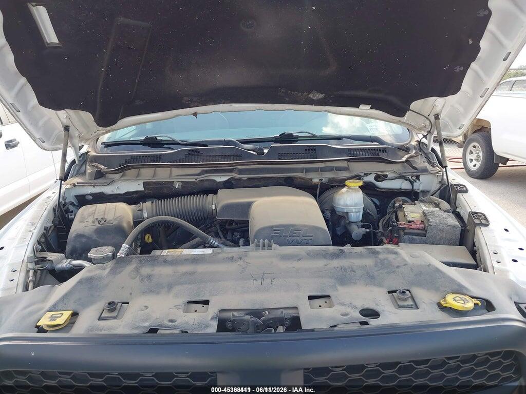 1C6RR6KG3JS317178 2018 RAM 1500 photo no. 10