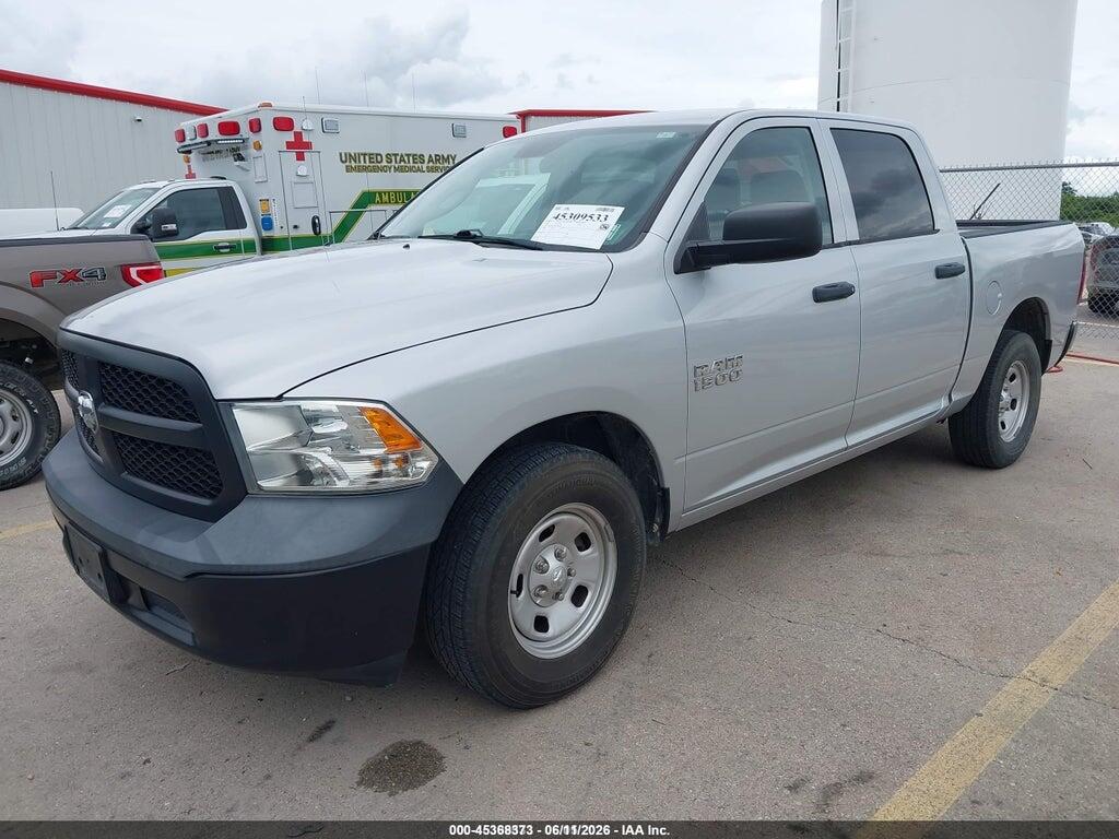 1C6RR6KG7JS303624 2018 RAM 1500 photo no. 2
