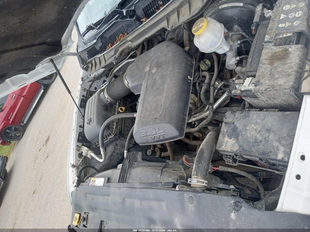 1C6RR7KG7JS294204 2018 RAM 1500 photo no. 9