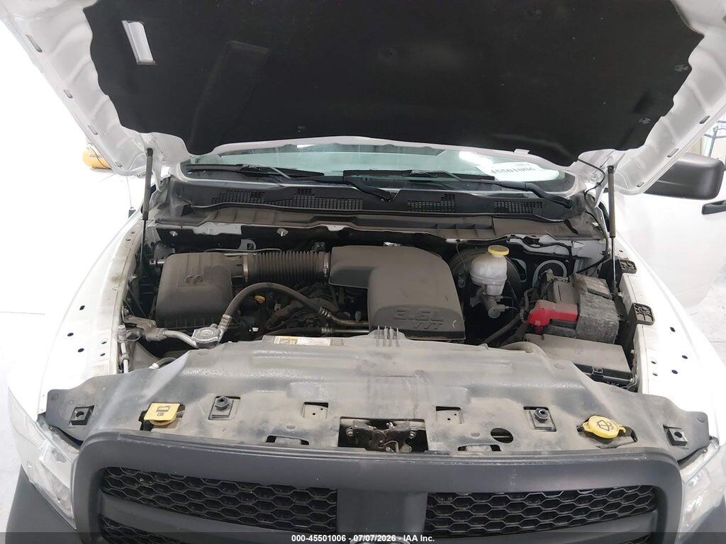 1C6RR7KG3JS300497 2018 RAM 1500 photo no. 10