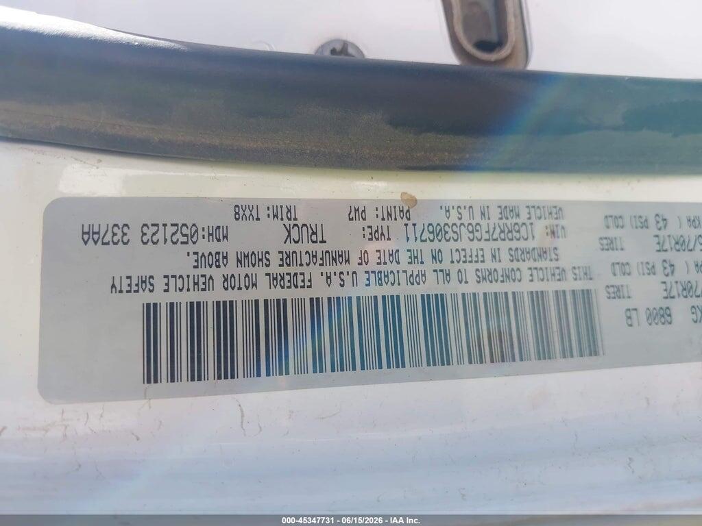 1C6RR7FG6JS306711 2018 RAM 1500 photo no. 9