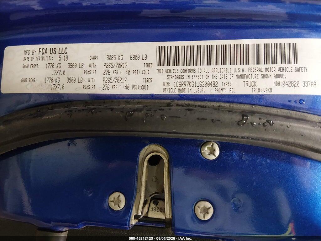1C6RR7KG1JS300482 2018 RAM 1500 photo no. 9