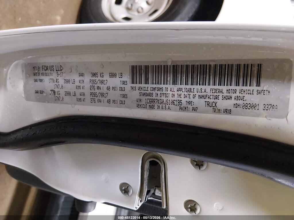 1C6RR7KG0JS106185 2018 RAM 1500 photo no. 9