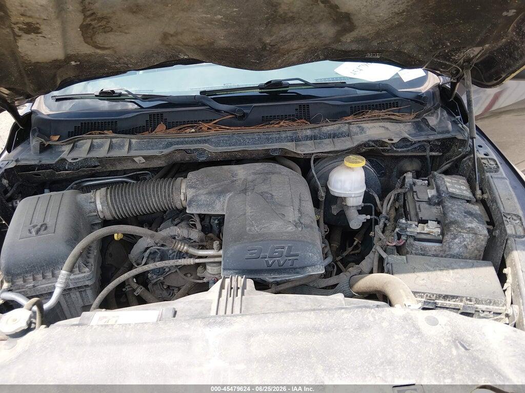 1C6RR7KG5JS306754 2018 RAM 1500 photo no. 10