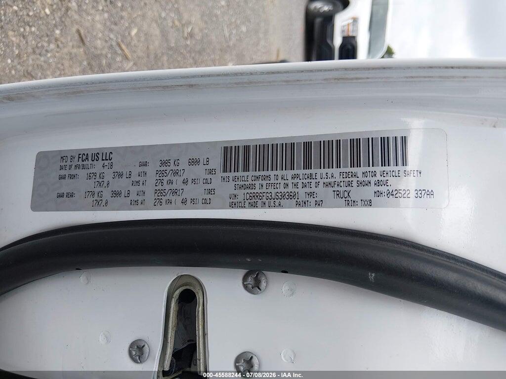 1C6RR6FG3JS303601 2018 RAM 1500 photo no. 9