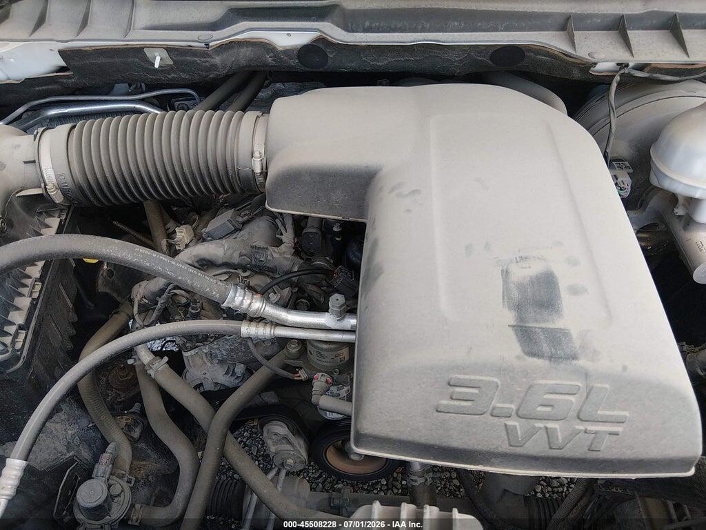 1C6RR6KG8JS298627 2018 RAM 1500 photo no. 10