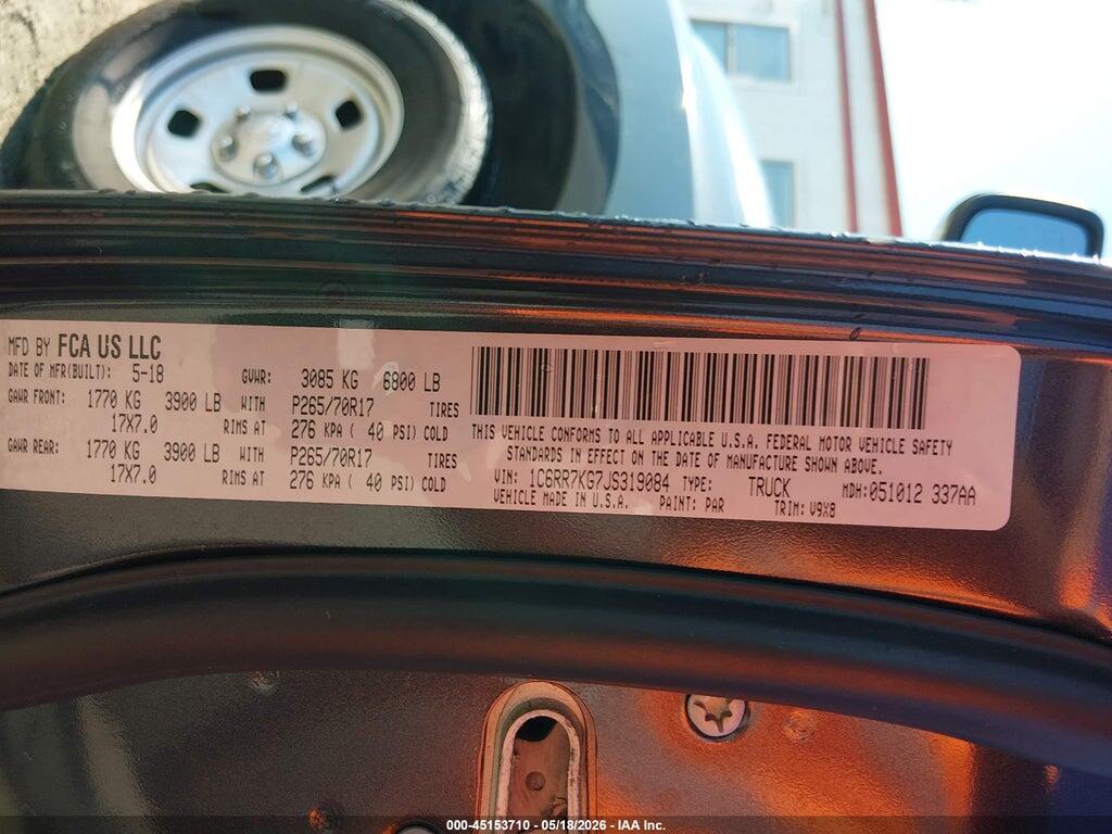 1C6RR7KG7JS319084 2018 RAM 1500 photo no. 9