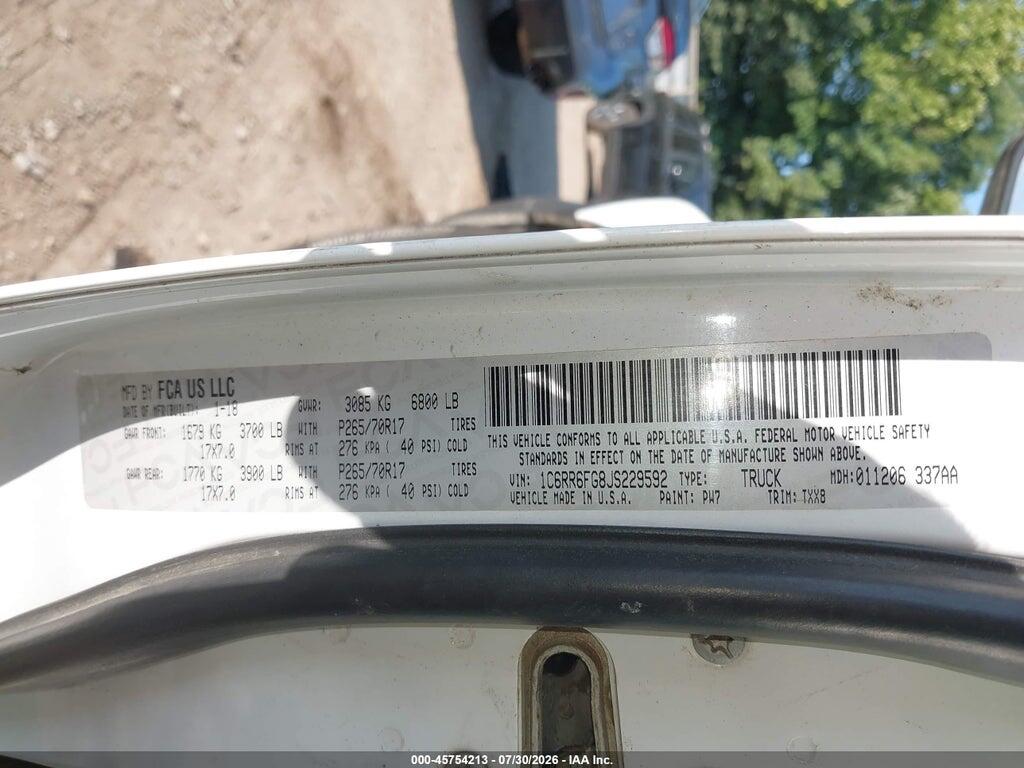 1C6RR6FG8JS229592 2018 RAM 1500 photo no. 9