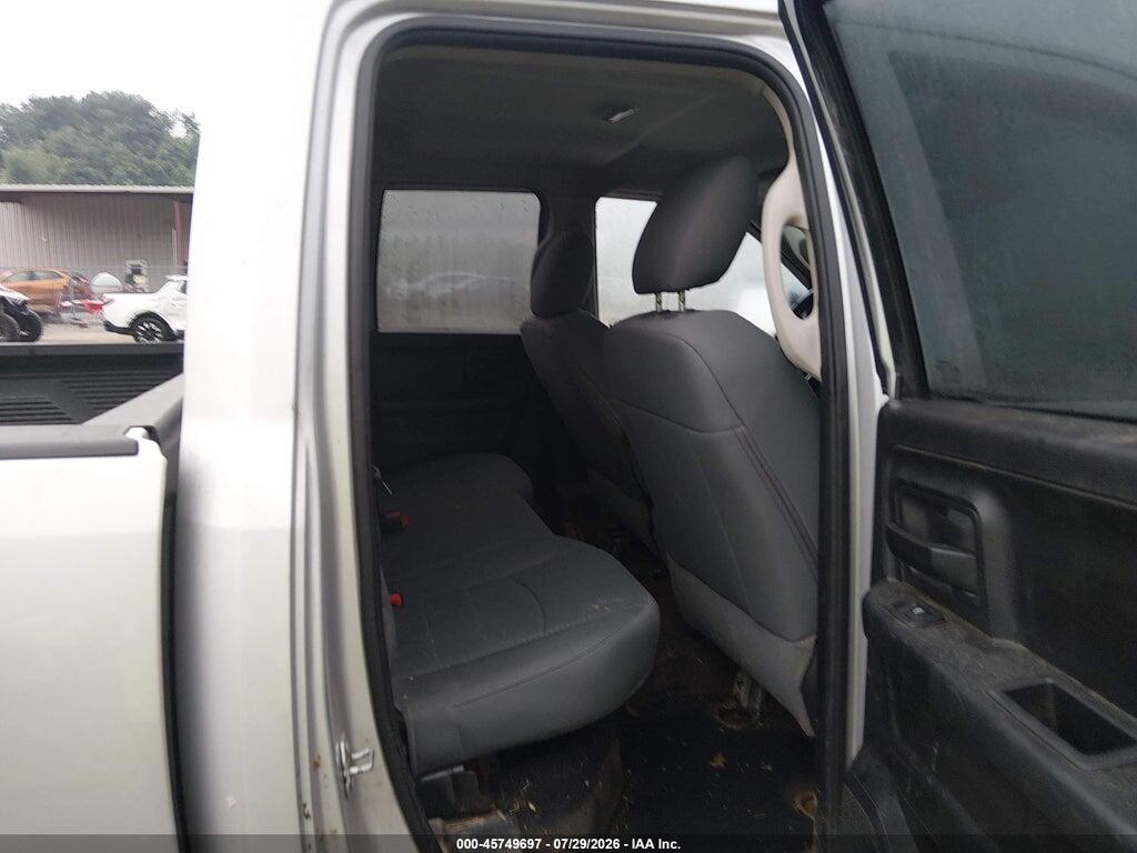 1C6RR7FTXJS351096 2018 RAM 1500 photo no. 8