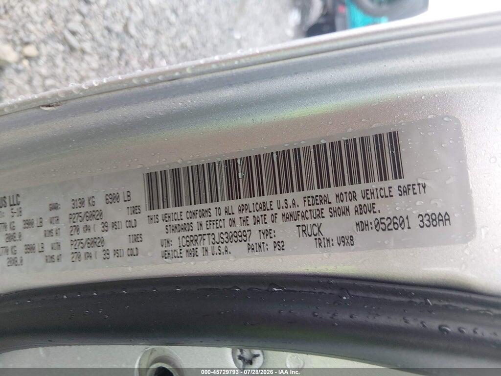 1C6RR7FT3JS309997 2018 RAM 1500 photo no. 9