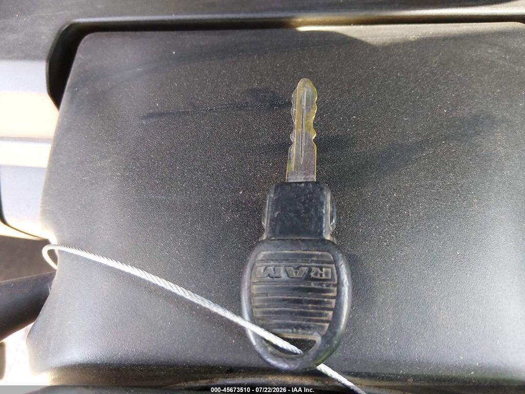 1C6RR6KT6JS331010 2018 RAM 1500 photo no. 11