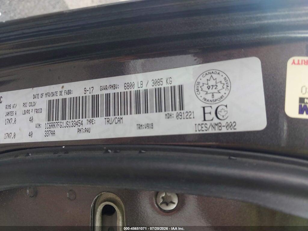 1C6RR7FG1JS133454 2018 RAM 1500 photo no. 9
