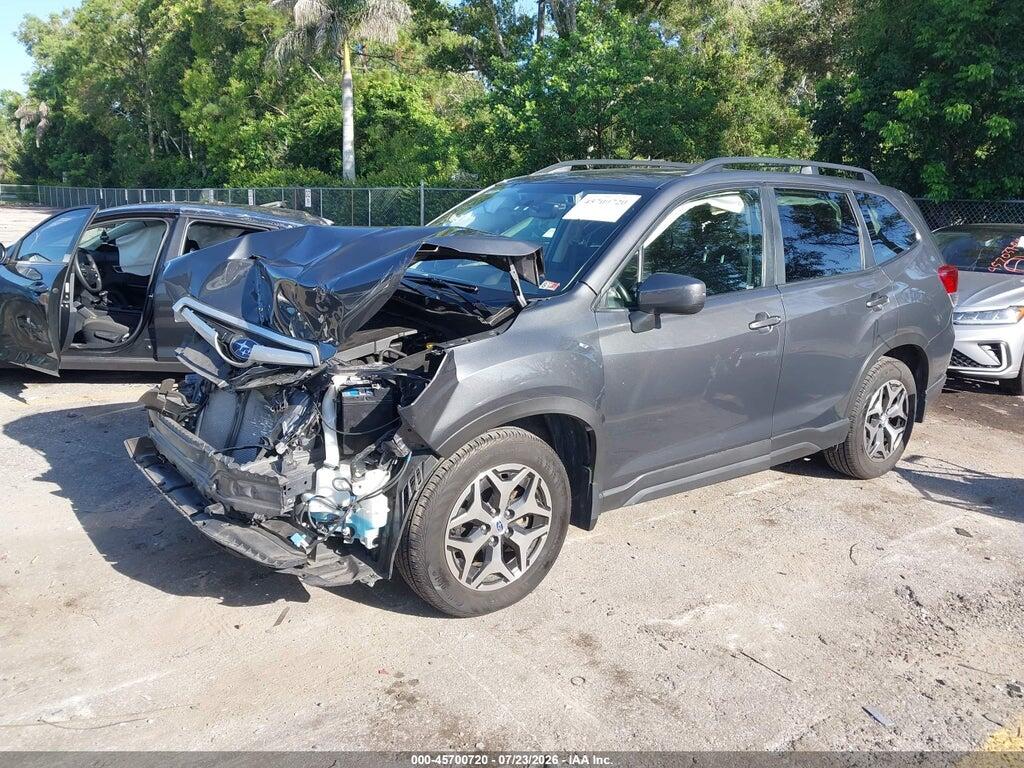 JF2SKAJC2LH585348 2020 SUBARU FORESTER photo no. 2