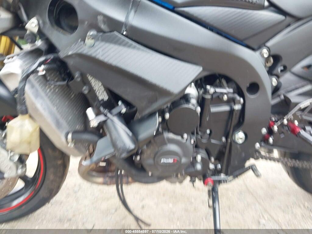 JS1GR7MAXF2101571 2015 SUZUKI GSX-R750 photo no. 9