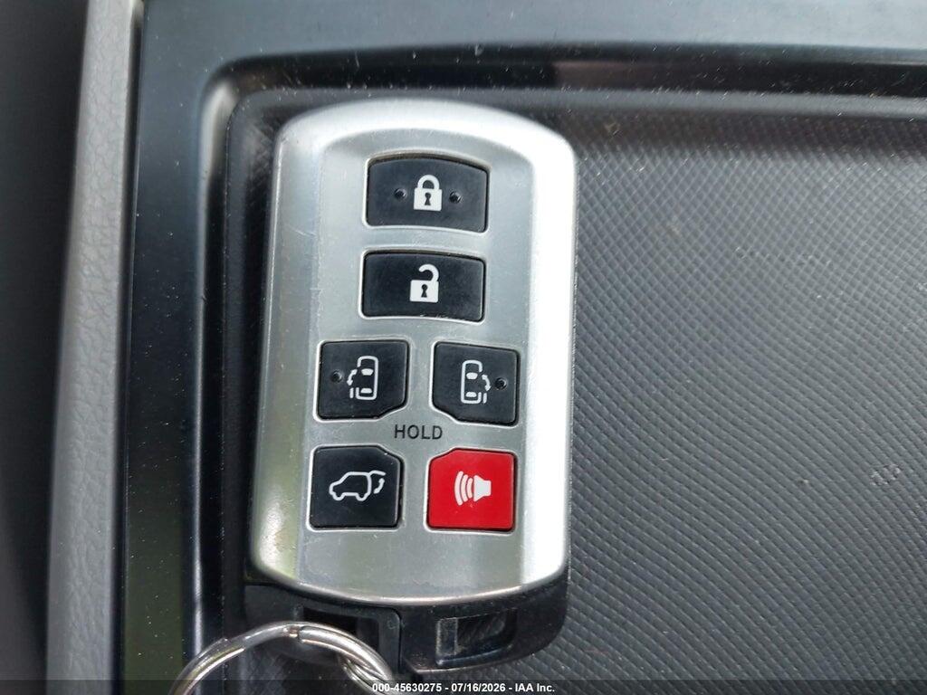 5TDDK3DC7FS100782 2015 TOYOTA SIENNA photo no. 11