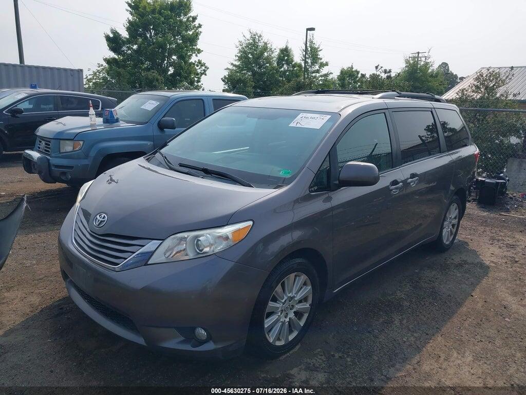 5TDDK3DC7FS100782 2015 TOYOTA SIENNA photo no. 2