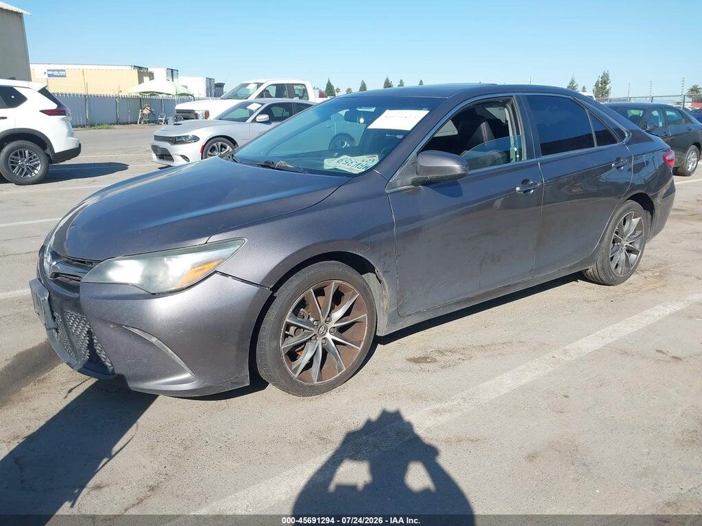 4T1BF1FK2FU963758 2015 TOYOTA CAMRY photo no. 2