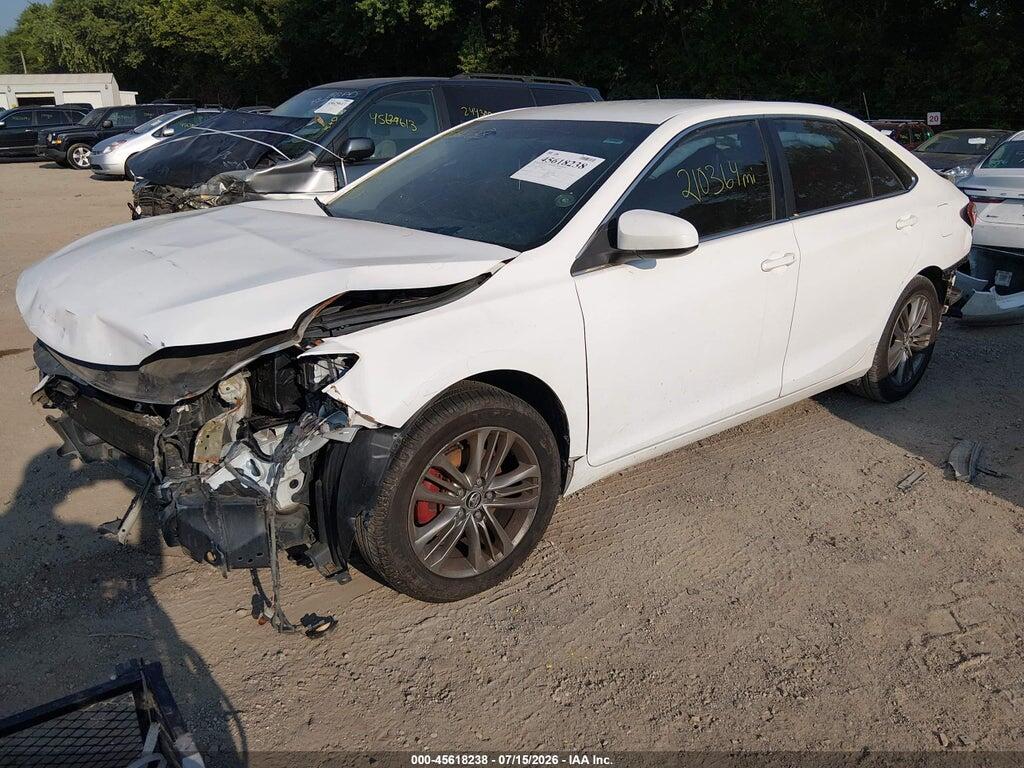 4T1BF1FK2FU005767 2015 TOYOTA CAMRY photo no. 2