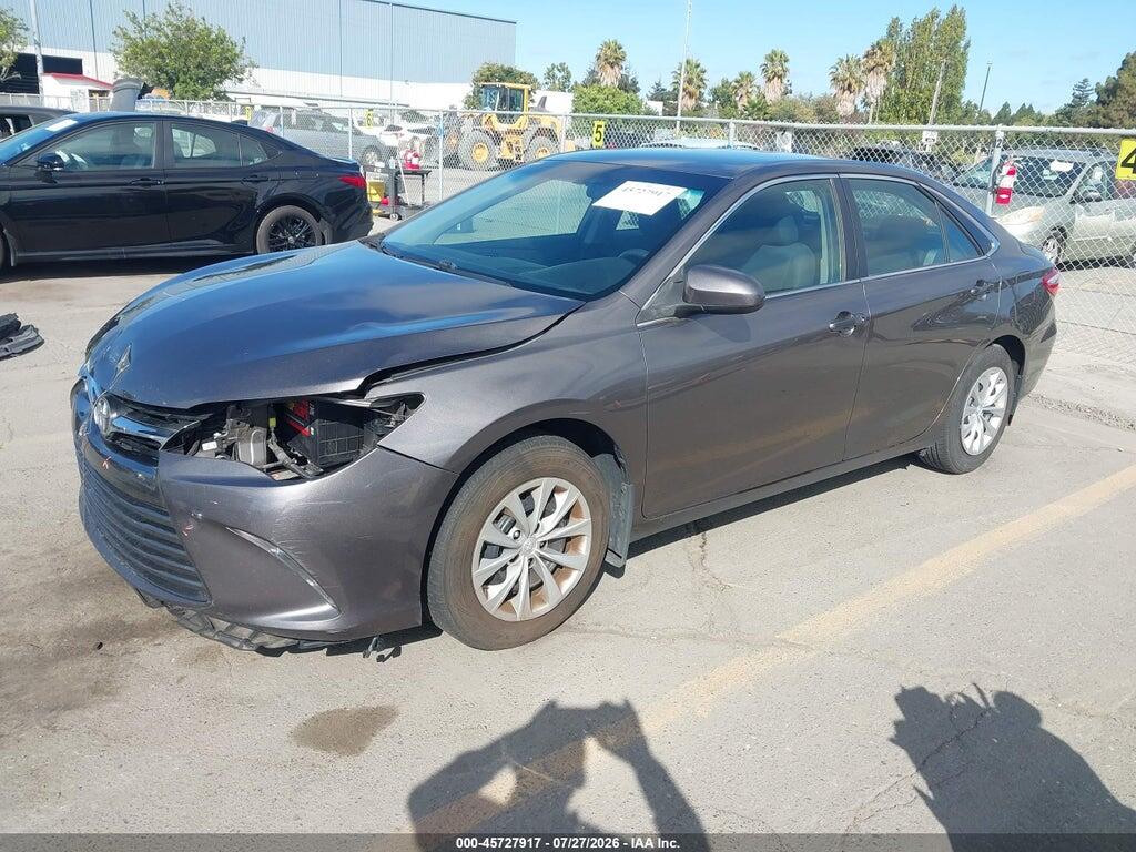 4T4BF1FK5FR458495 2015 TOYOTA CAMRY photo no. 2