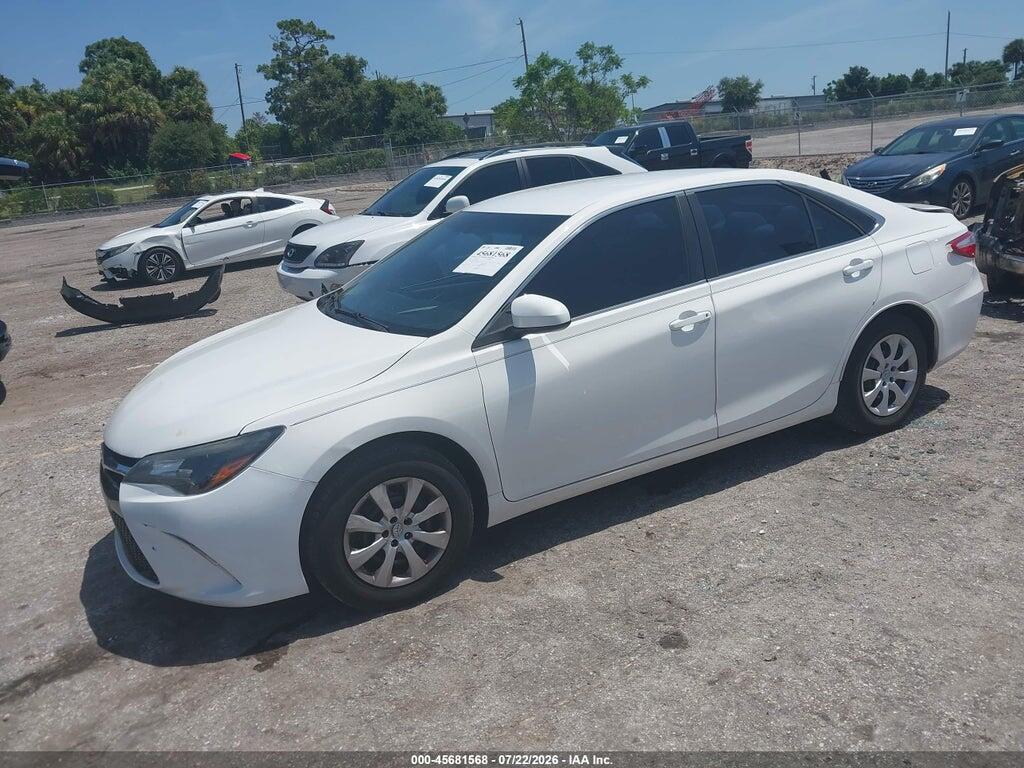 4T1BF1FK2FU938696 2015 TOYOTA CAMRY photo no. 2