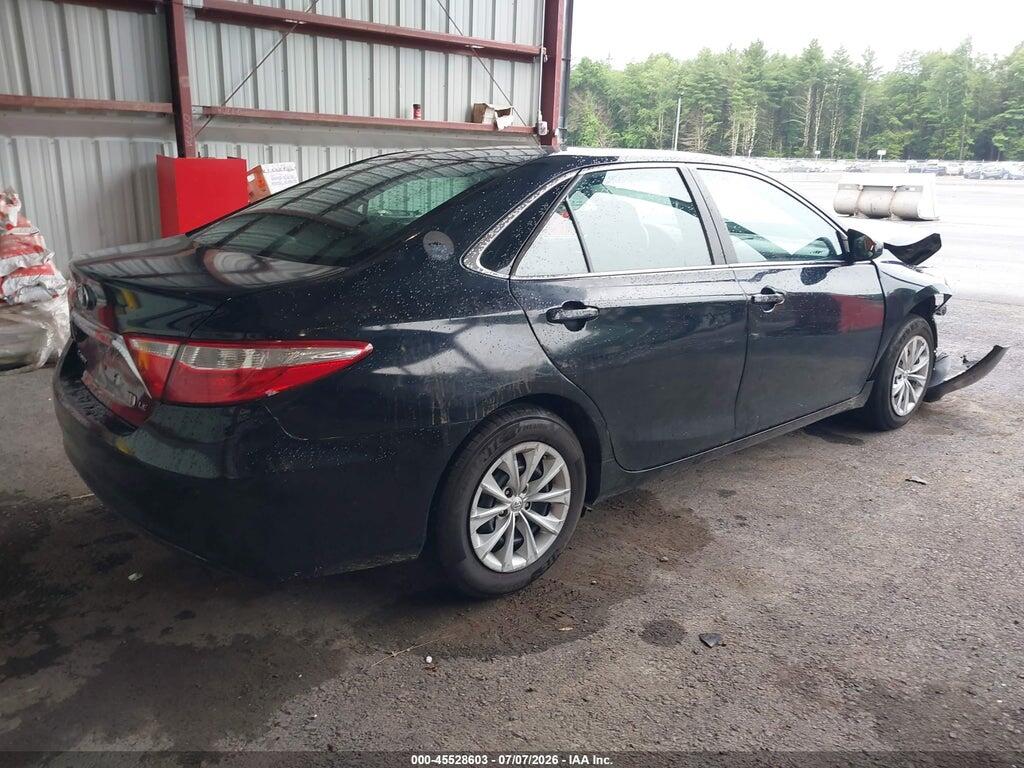 4T1BD1FK2FU160261 2015 TOYOTA CAMRY HYBRID photo no. 4