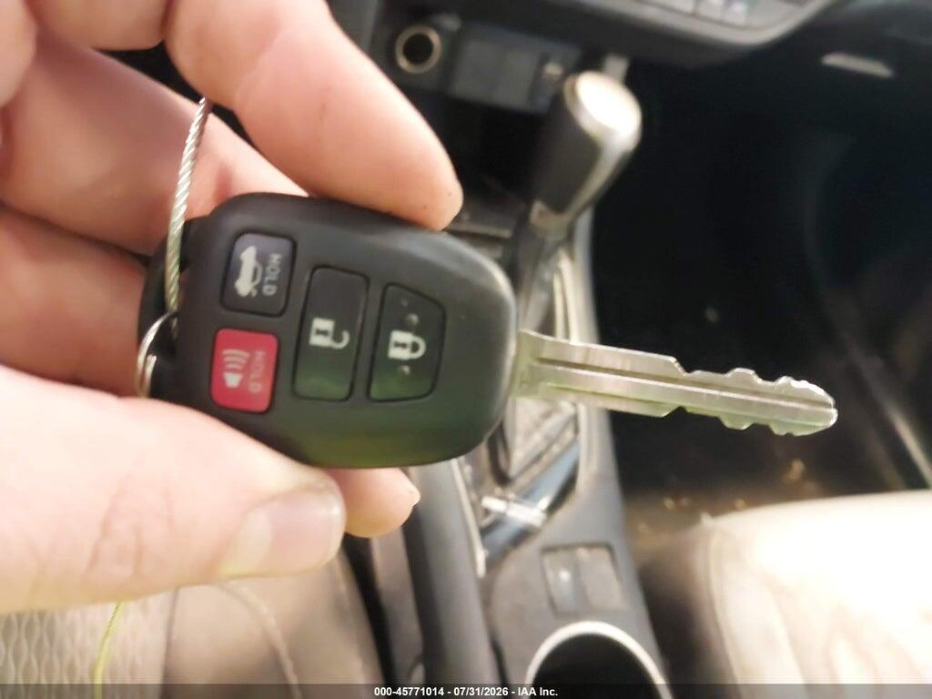 2T1BURHEXFC405685 2015 TOYOTA COROLLA photo no. 11