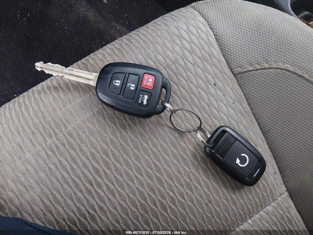 2T1BURHE3FC470118 2015 TOYOTA COROLLA photo no. 11