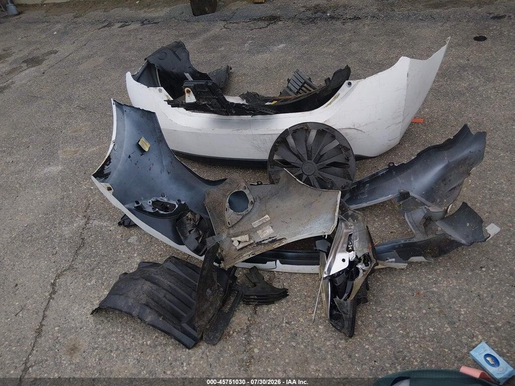 2T1BURHE3FC470118 2015 TOYOTA COROLLA photo no. 12