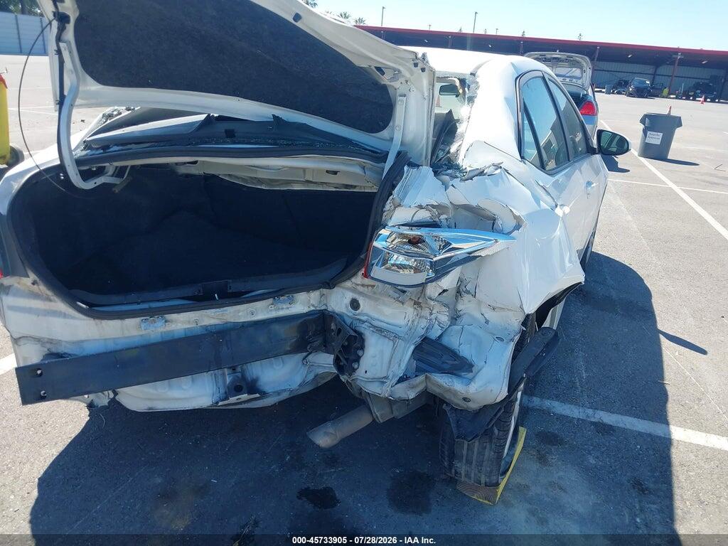 5YFBURHE5FP357562 2015 TOYOTA COROLLA photo no. 6