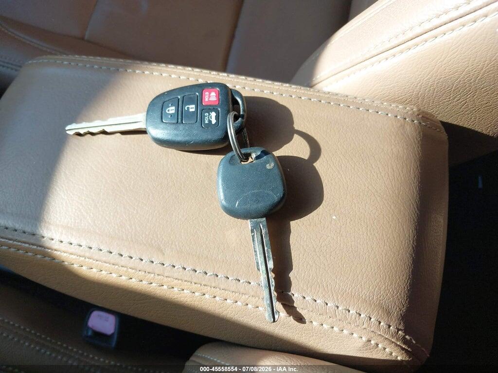 2T1BURHE6FC392238 2015 TOYOTA COROLLA photo no. 11