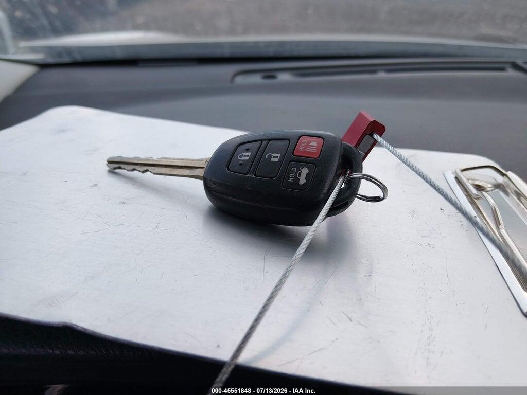 2T1BURHE3FC232687 2015 TOYOTA COROLLA photo no. 11