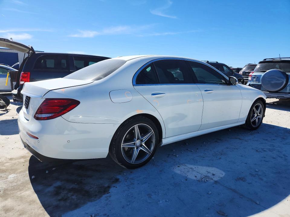 WDDZF4JB8HA075053 2017 MERCEDES BENZ E photo no. 3