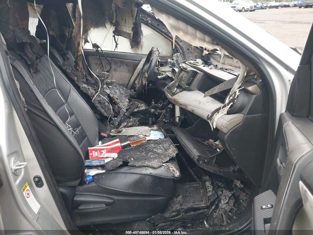 JTMRFREV0FJ046476 2015 TOYOTA RAV4 photo no. 5