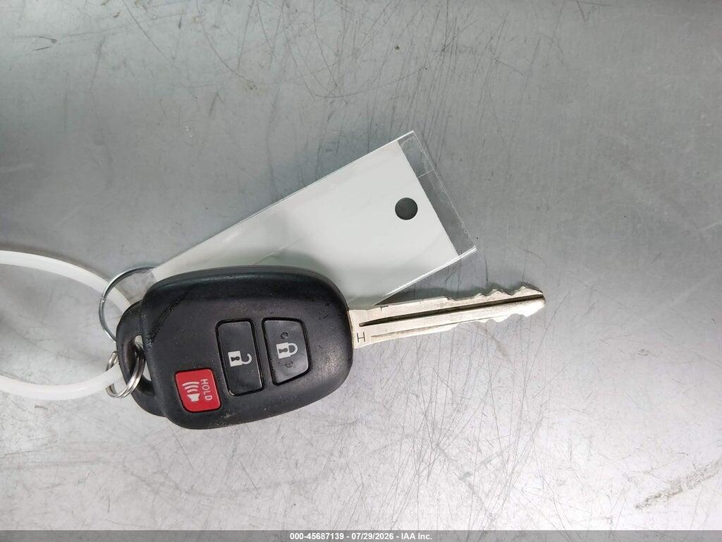 2T3RFREV2FW341130 2015 TOYOTA RAV4 photo no. 11