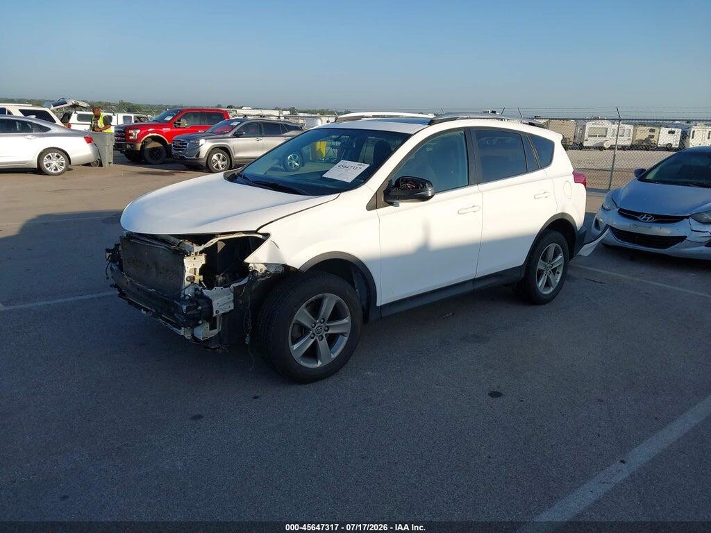 2T3RFREV7FW273617 2015 TOYOTA RAV4 photo no. 2