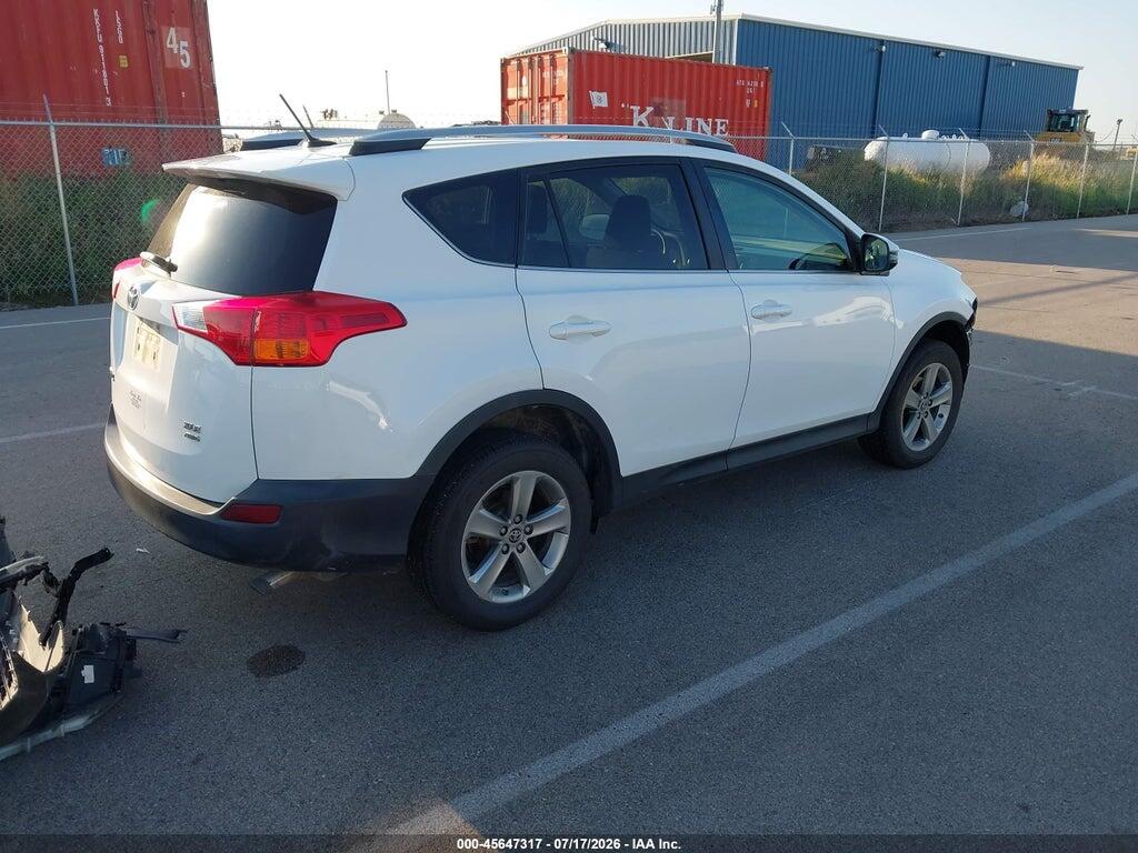 2T3RFREV7FW273617 2015 TOYOTA RAV4 photo no. 4