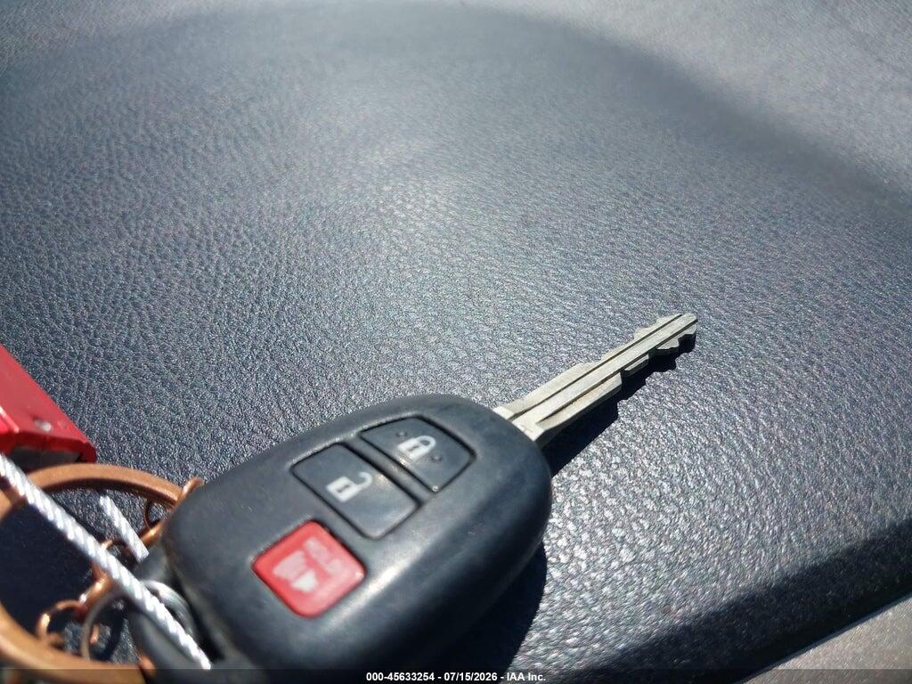 JTMZFREV3FD078644 2015 TOYOTA RAV4 photo no. 11