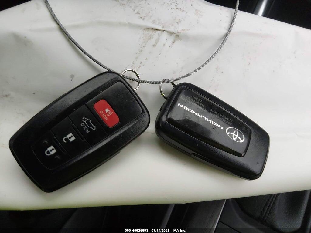 5TDFZRAH4LS025798 2020 TOYOTA HIGHLANDER photo no. 11