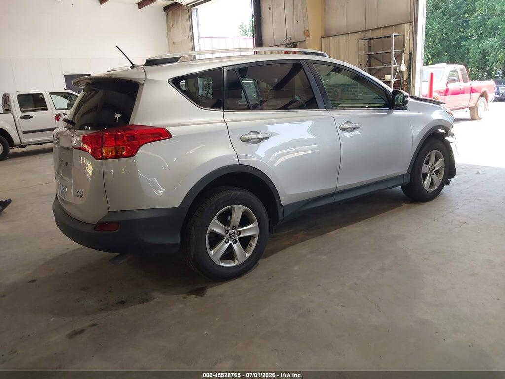 2T3RFREV5FW353529 2015 TOYOTA RAV4 photo no. 4