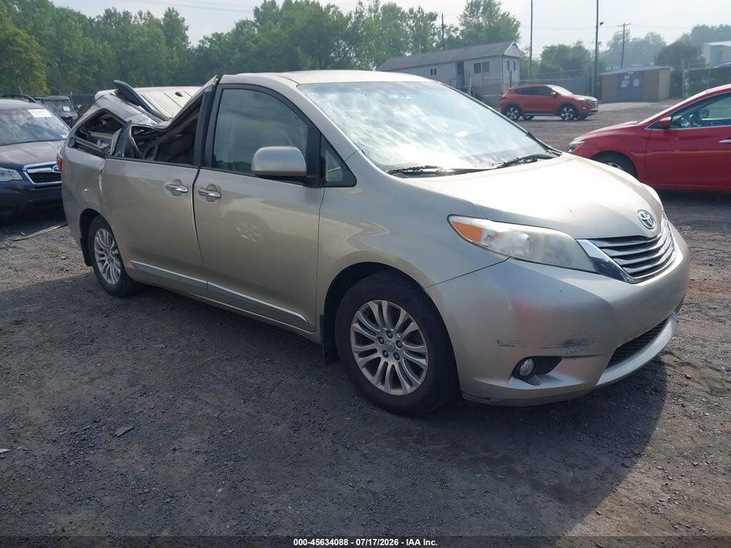 5TDYK3DC4FS588297 2015 TOYOTA SIENNA photo no. 1
