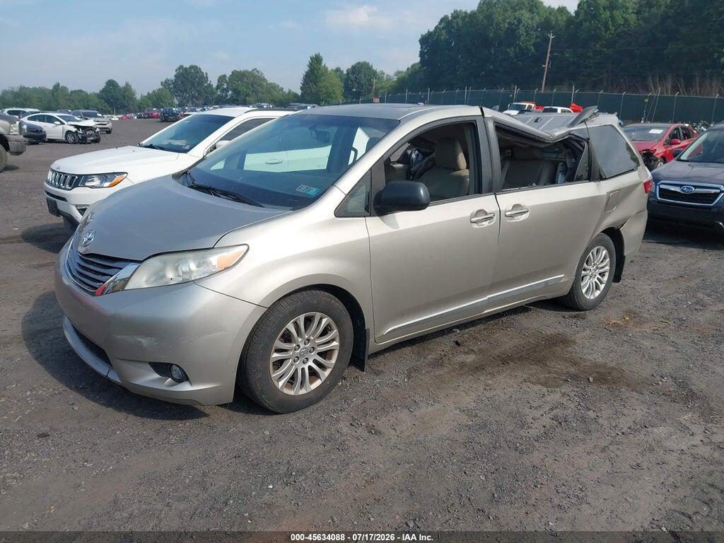 5TDYK3DC4FS588297 2015 TOYOTA SIENNA photo no. 2