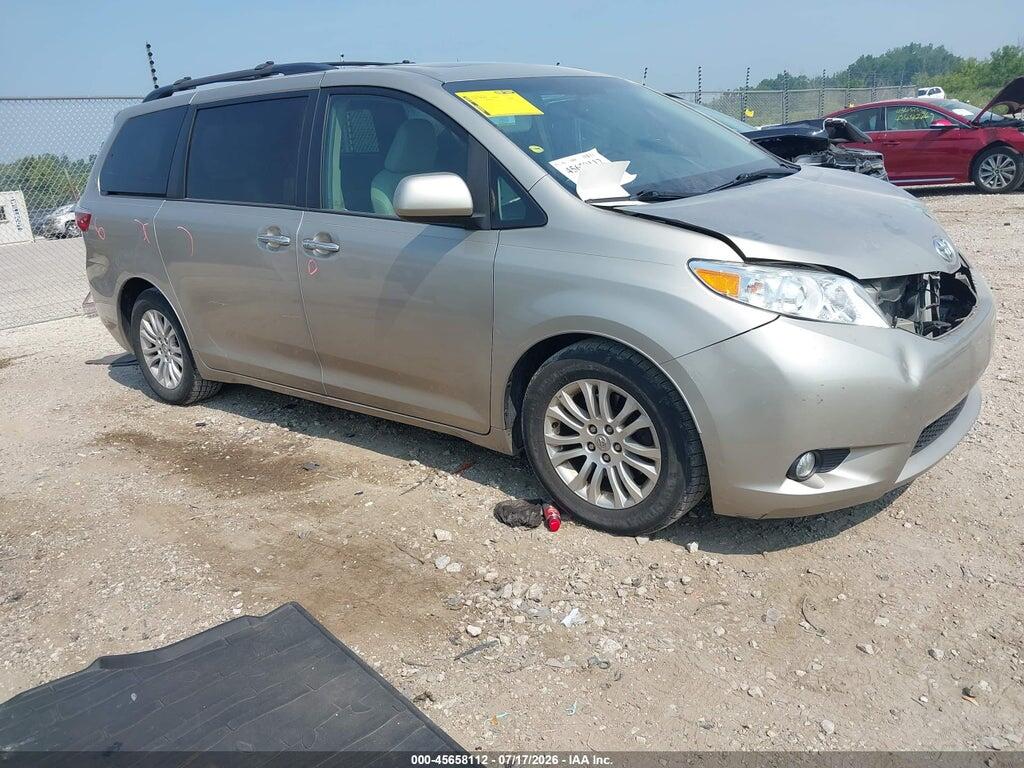 5TDYK3DC1FS600437 2015 TOYOTA SIENNA photo no. 1