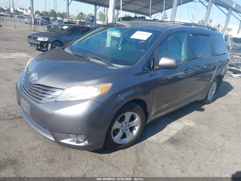 5TDKK3DC6FS601668 2015 TOYOTA SIENNA photo no. 2