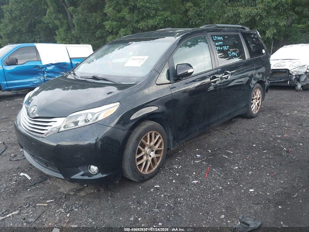 5TDYK3DC9FS619401 2015 TOYOTA SIENNA photo no. 2
