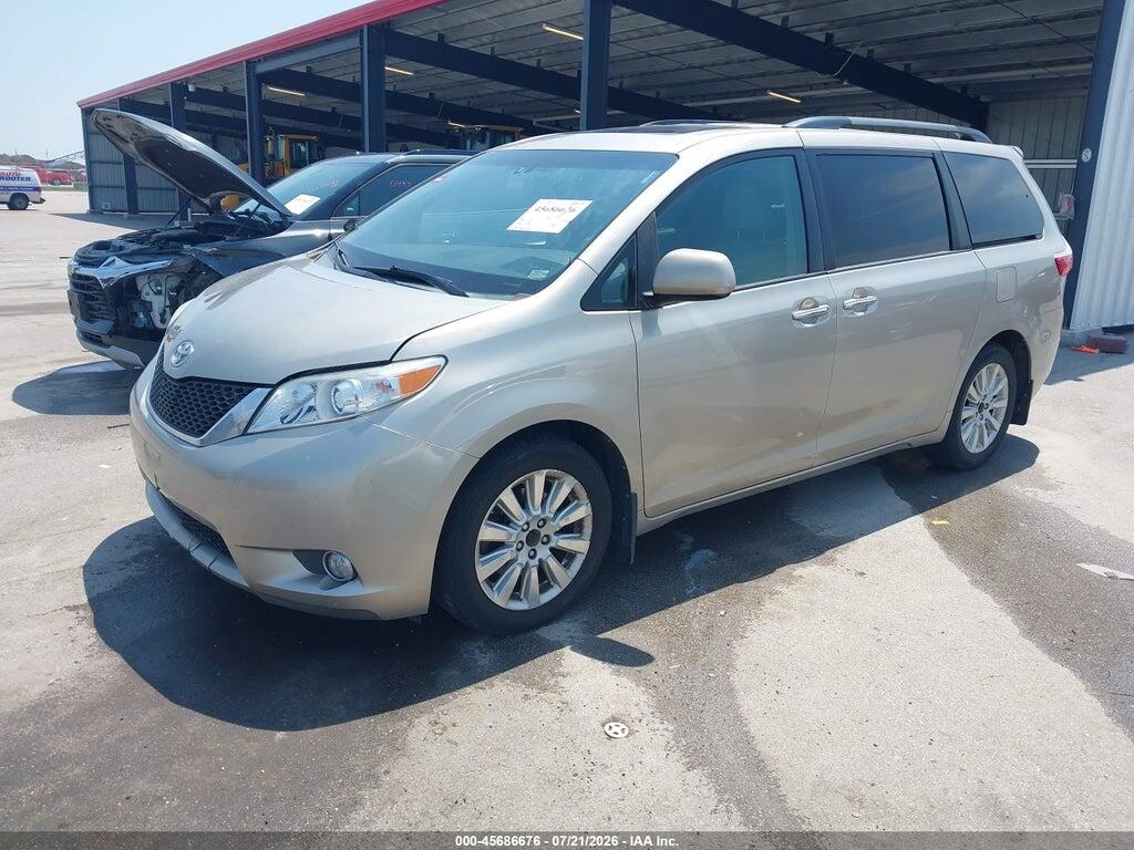 5TDDK3DC3FS096276 2015 TOYOTA SIENNA photo no. 2