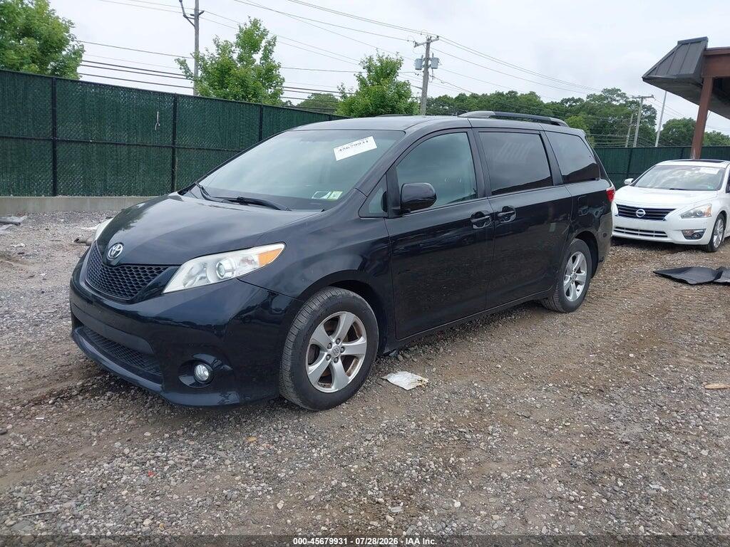 5TDKK3DC3FS604138 2015 TOYOTA SIENNA photo no. 2